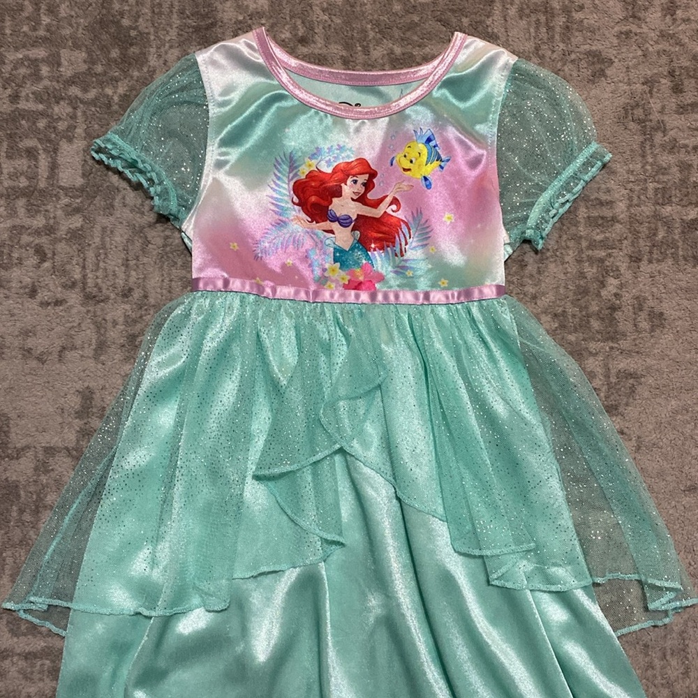 🔥4/20! Bundle of 3 girls dresses, size 4T - Picture 8 of 10